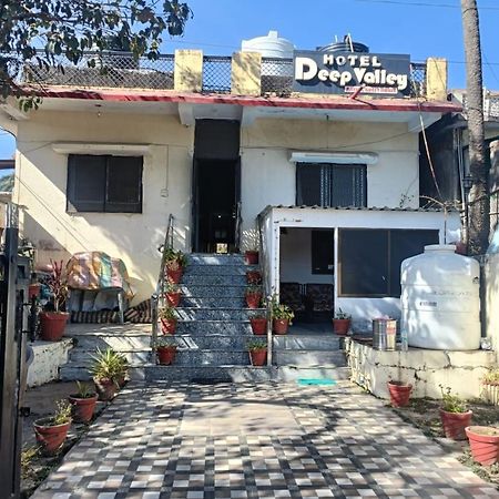 Hotel Deep Valley Mount Abu Bagian luar foto