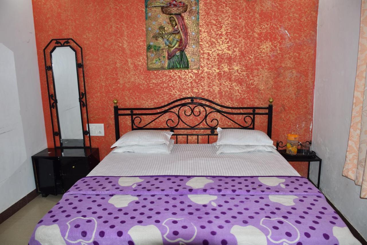 Hotel Deep Valley Mount Abu Bagian luar foto
