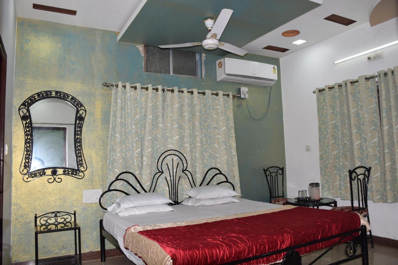 Hotel Deep Valley Mount Abu Bagian luar foto