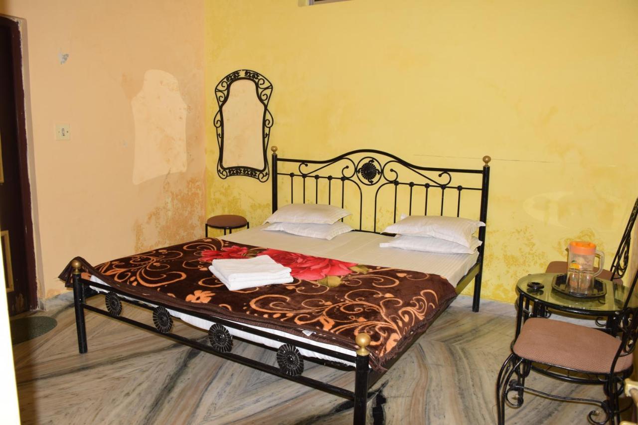 Hotel Deep Valley Mount Abu Bagian luar foto