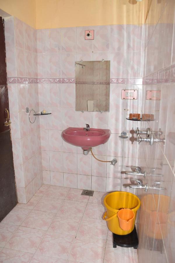 Hotel Deep Valley Mount Abu Bagian luar foto