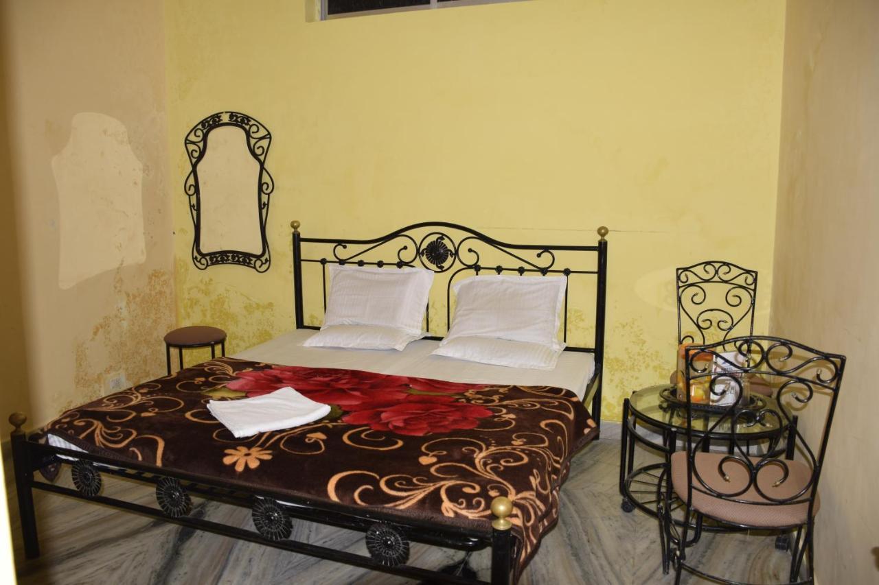Hotel Deep Valley Mount Abu Bagian luar foto
