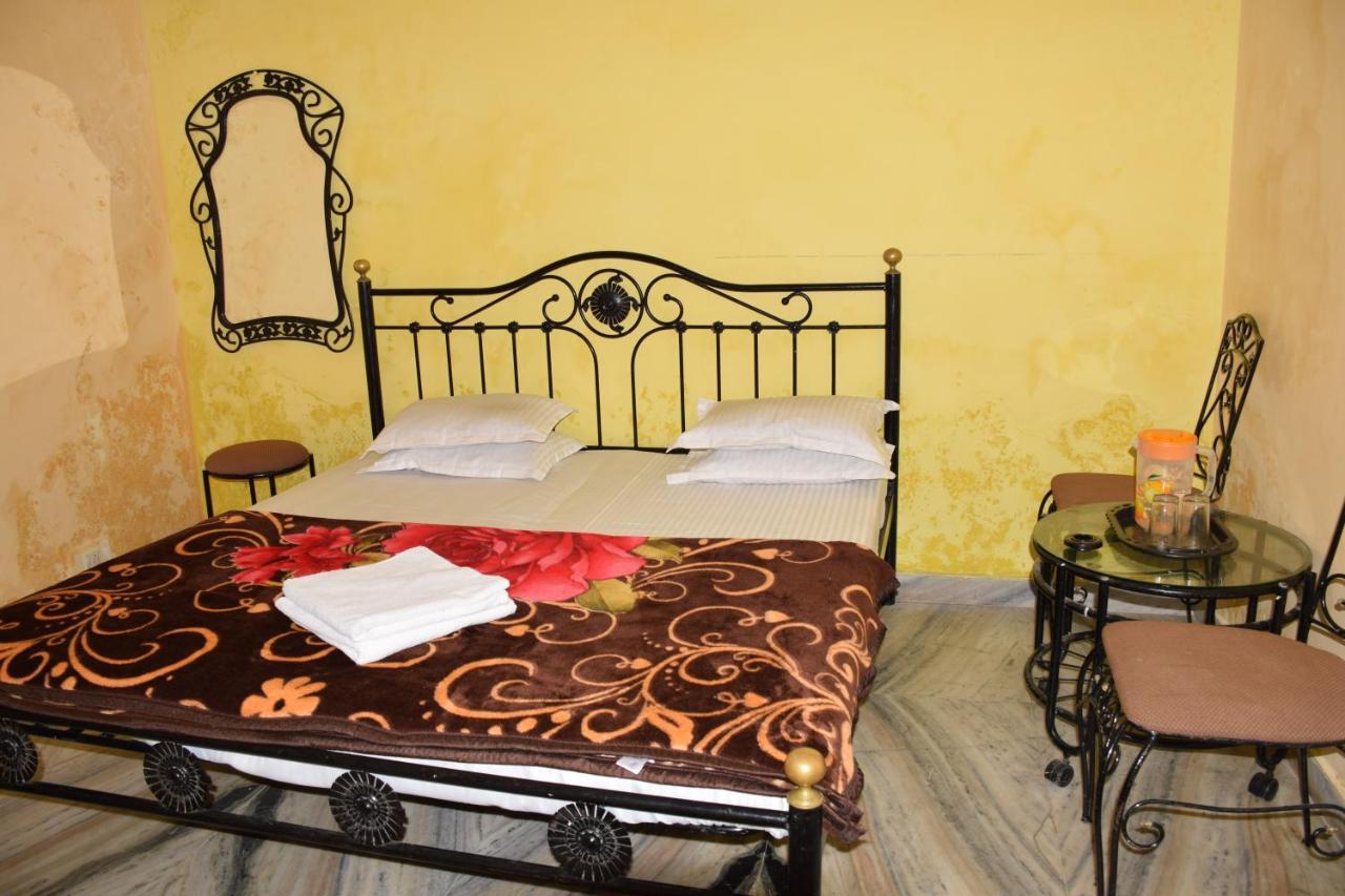 Hotel Deep Valley Mount Abu Bagian luar foto