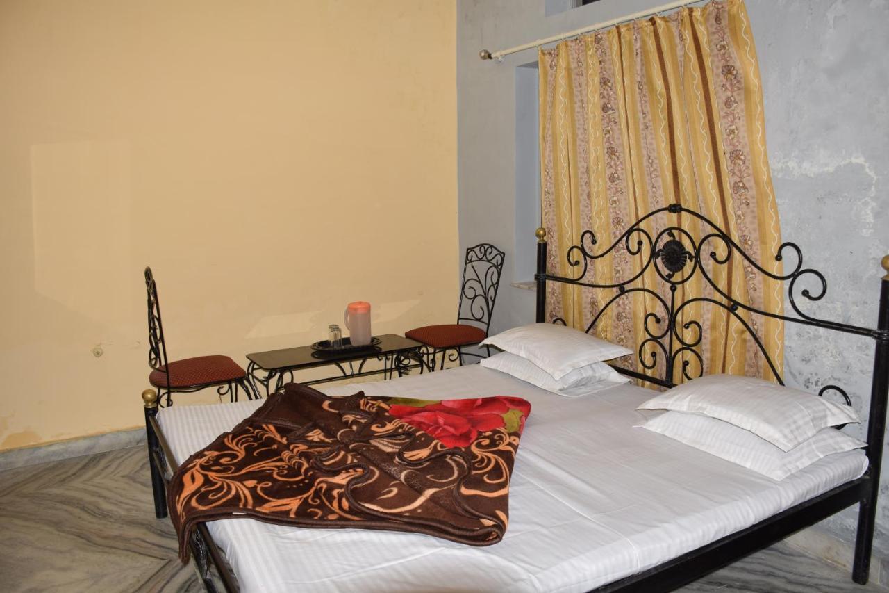 Hotel Deep Valley Mount Abu Bagian luar foto