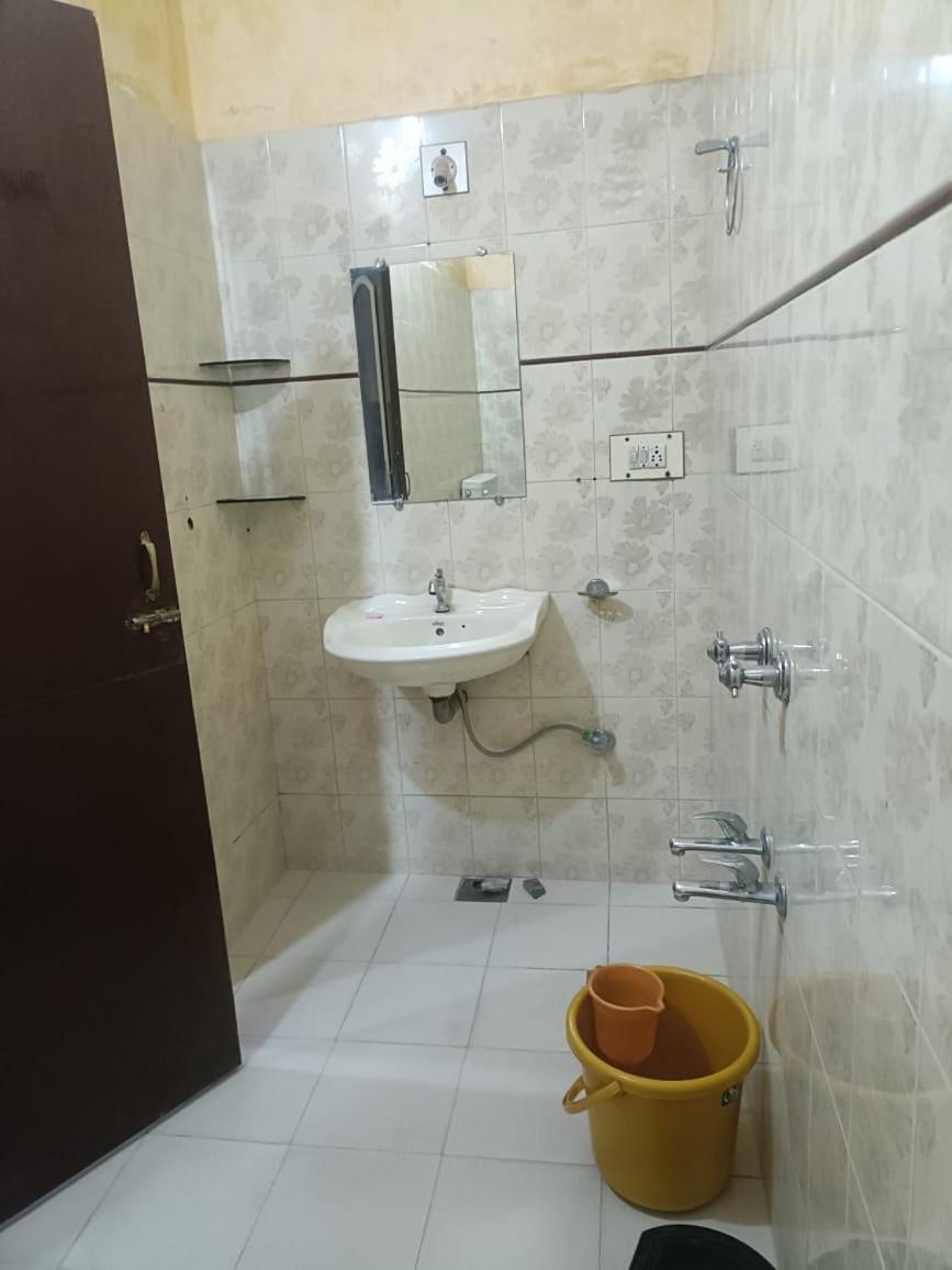 Hotel Deep Valley Mount Abu Bagian luar foto