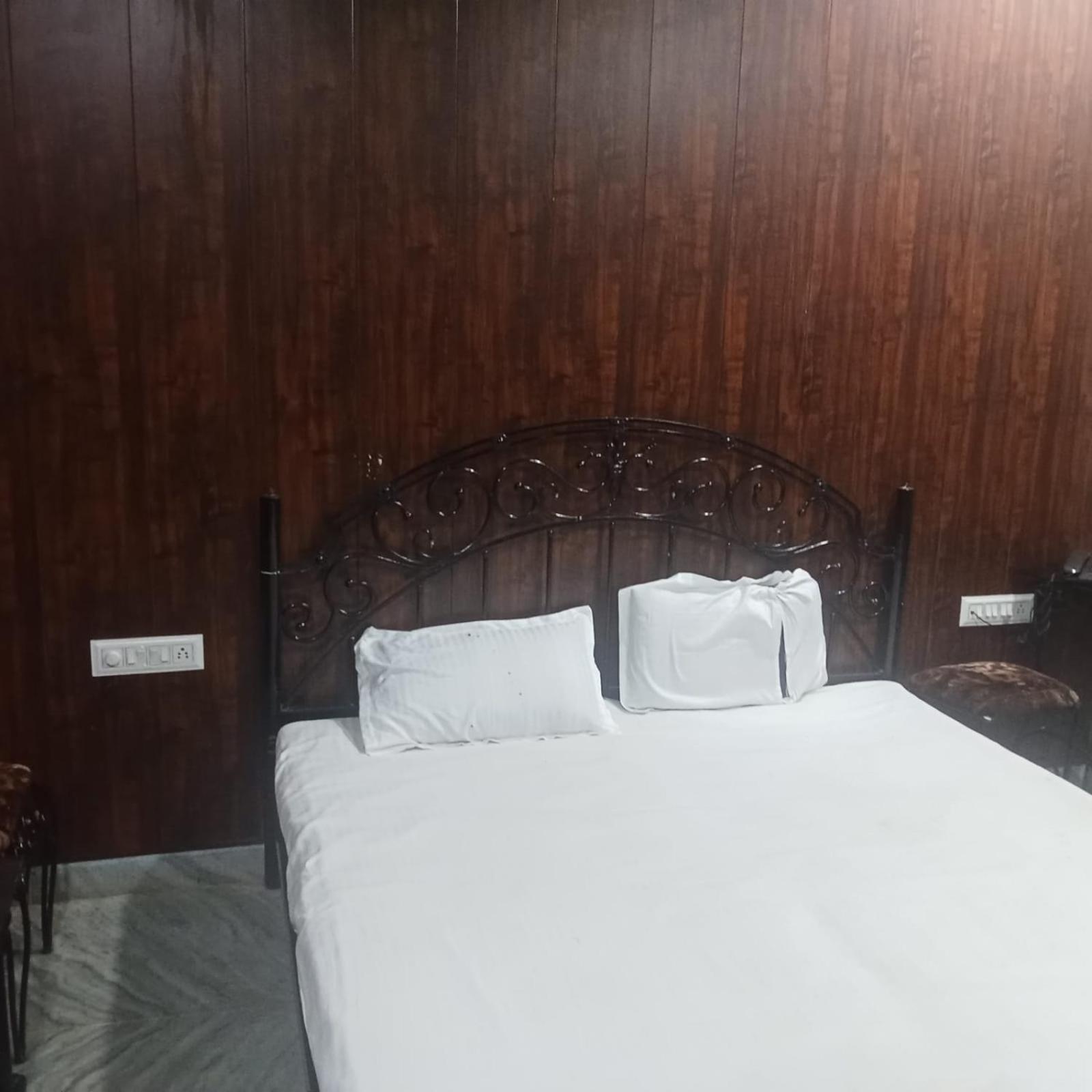 Hotel Deep Valley Mount Abu Bagian luar foto