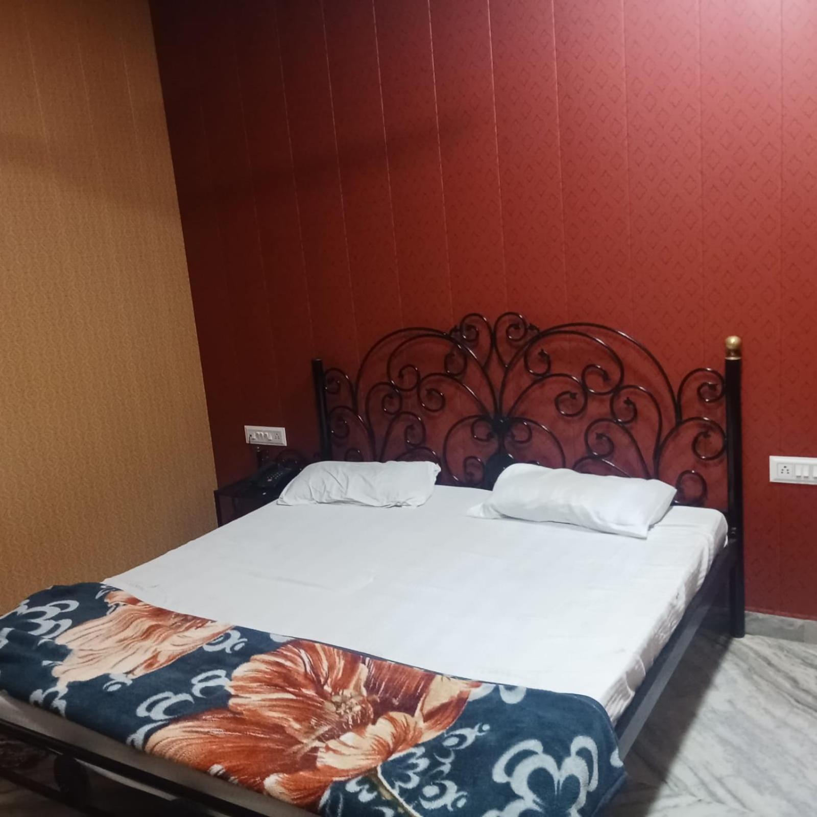 Hotel Deep Valley Mount Abu Bagian luar foto